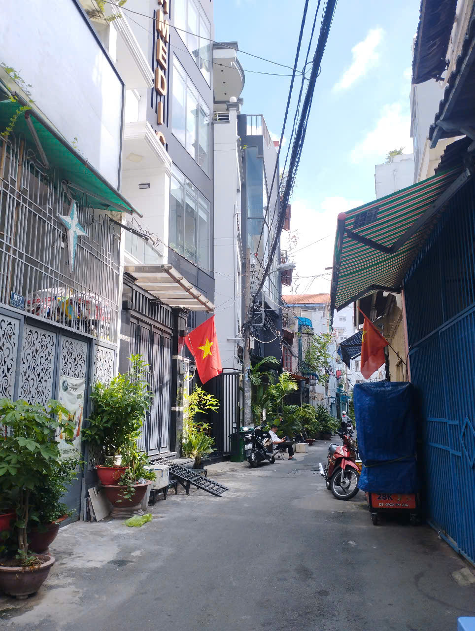 Ngộp Lạc Long Quân - Chợ Tân Bình - 40m2 - HXH 4m - 4 tầng BTCT