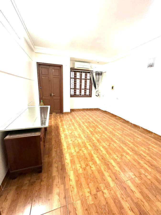 Bán Nhà Vĩnh Hưng. Hoàng Mai. Ô Tô. DT 30m2. MT 3,8m. 5 Tầng. Giá 5,82 Tỷ.