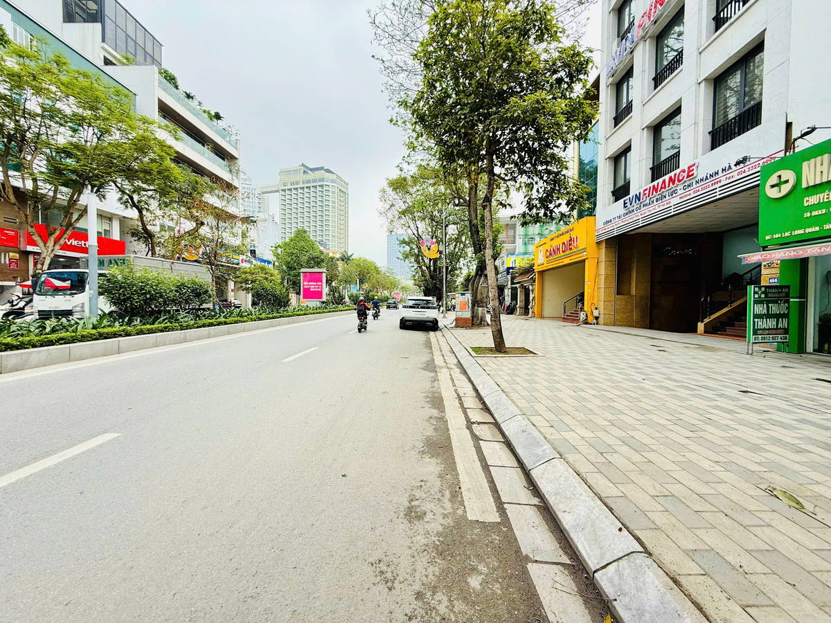 BÁN NHÀ MẶT PHỐ LẠC LONG QUÂN.TÂY HỒ. 35M2 5T MT 3.5M GIÁ 16,8TỶSIÊU PHẨM KINH DOANH – NGÕ TO NHƯ PHỐ – VỊ TRÍ VÀNG GẦN