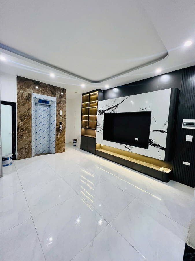 Bán Nhà Văn Chương. Đống Đa. 6 Tầng Thang Máy. DT 36m2. MT 4,6m. Giá 7,88 Tỷ.