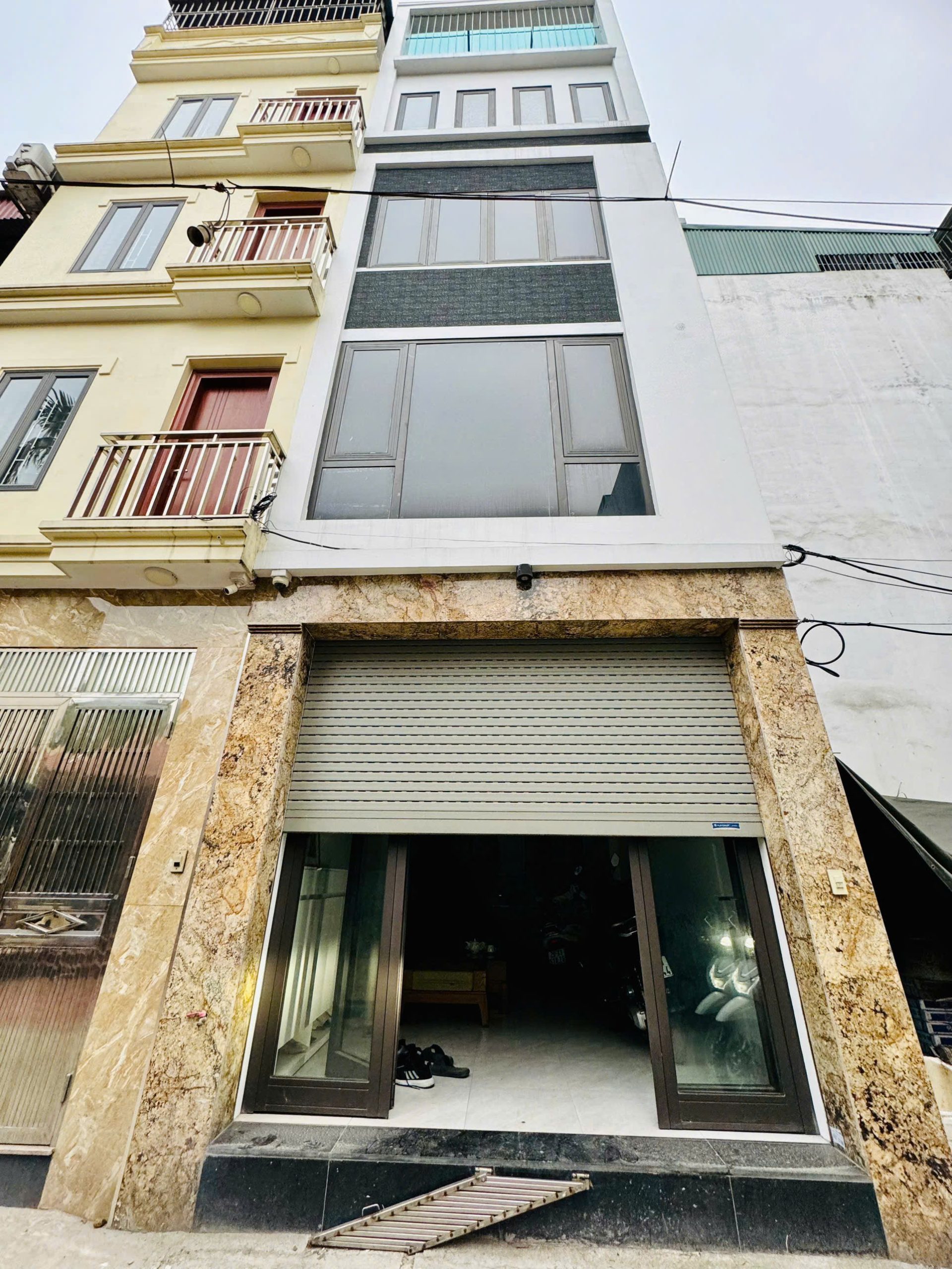 Gấp! Chuyển nhà bán nhanh trong tuần 5 tầng Phúc Lợi tặng nội thất hiện đại, oto đỗ cổng; 4,96 tỷ