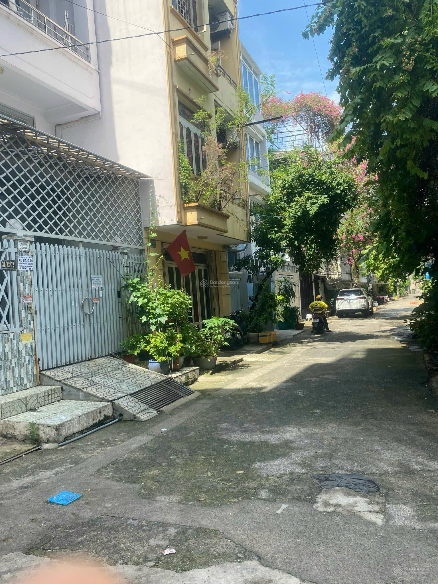 Nhà mới đẹp có lề đường- HXT 8m- gần Hutech- DT 4x12.5m-4 tầng, 9tỷ 3 còn thương lượng