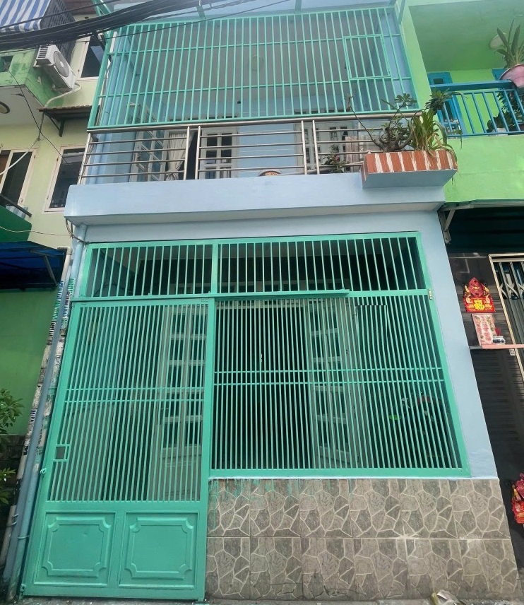 Bán nhà Lạc Long Quân, gần Âu Cơ, Tân Bình, 32m² - 4x8 - 2 tầng, chỉ hơn 3 tỷb