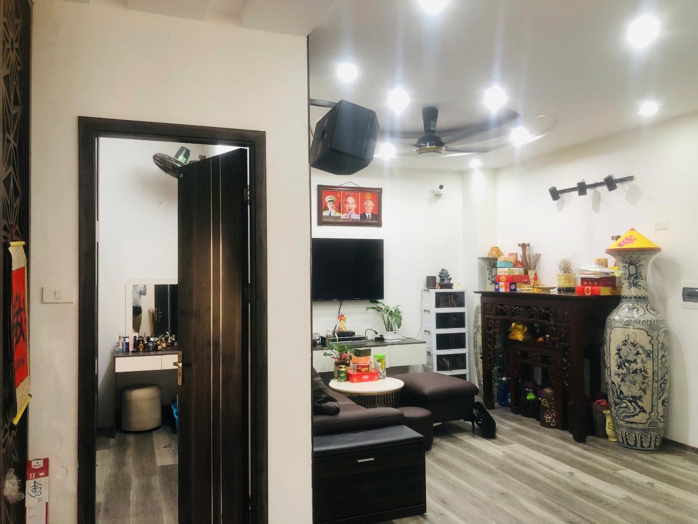 (Tin thật 100%) CH 72,6m2 x 2PN có slot ô tô tại Tòa B3A KĐT Nam Trung Yên - Nội thất cao cấp