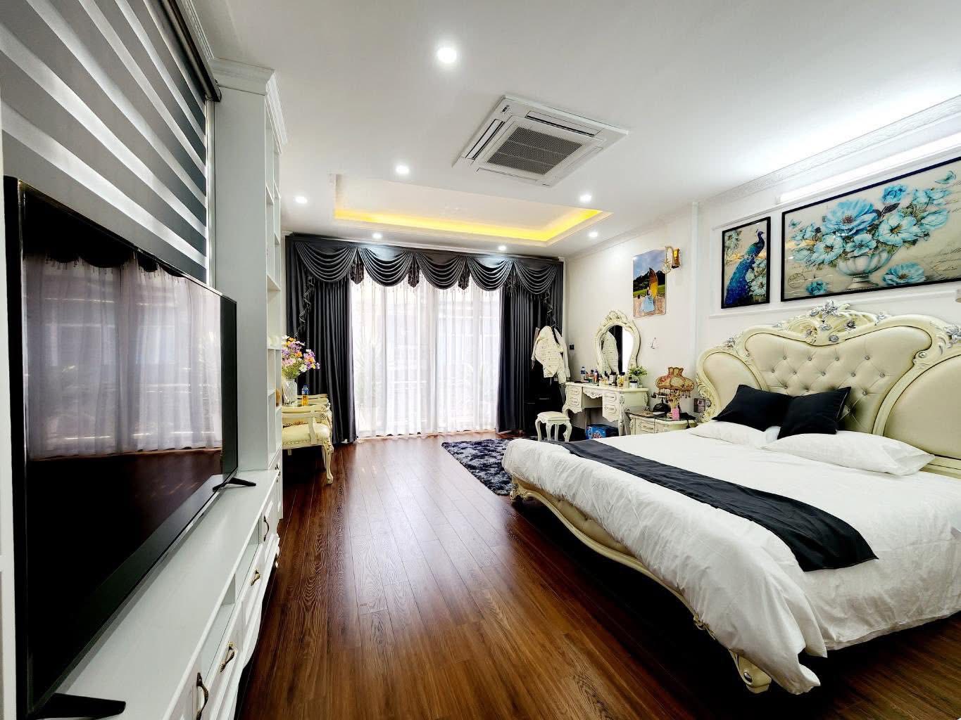 Bán nhà khu vực Thanh Nhàn, Hai Bà Trưng, ô tô đỗ cửa, 2 mặt ngõ, 79m2, gần ĐH Bách Khoa, ở yên tĩnh, vừa ở vừa kinh doanh, 22.3 tỷ
