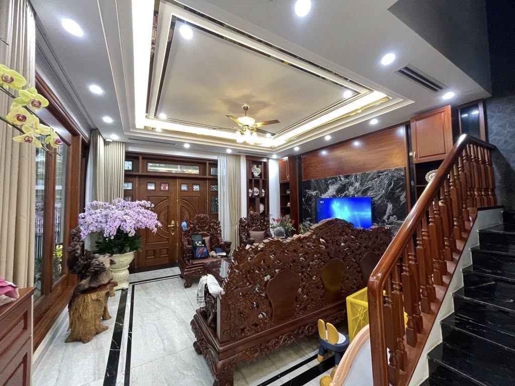 Bán nhà khu vực Trần Khát Chân, Hai Bà Trưng, ô tô đỗ cửa, 2 mặt ngõ, 79m2, gần ĐH Bách Khoa, ở yên tĩnh, vừa ở vừa kinh doanh, 22.3 tỷ