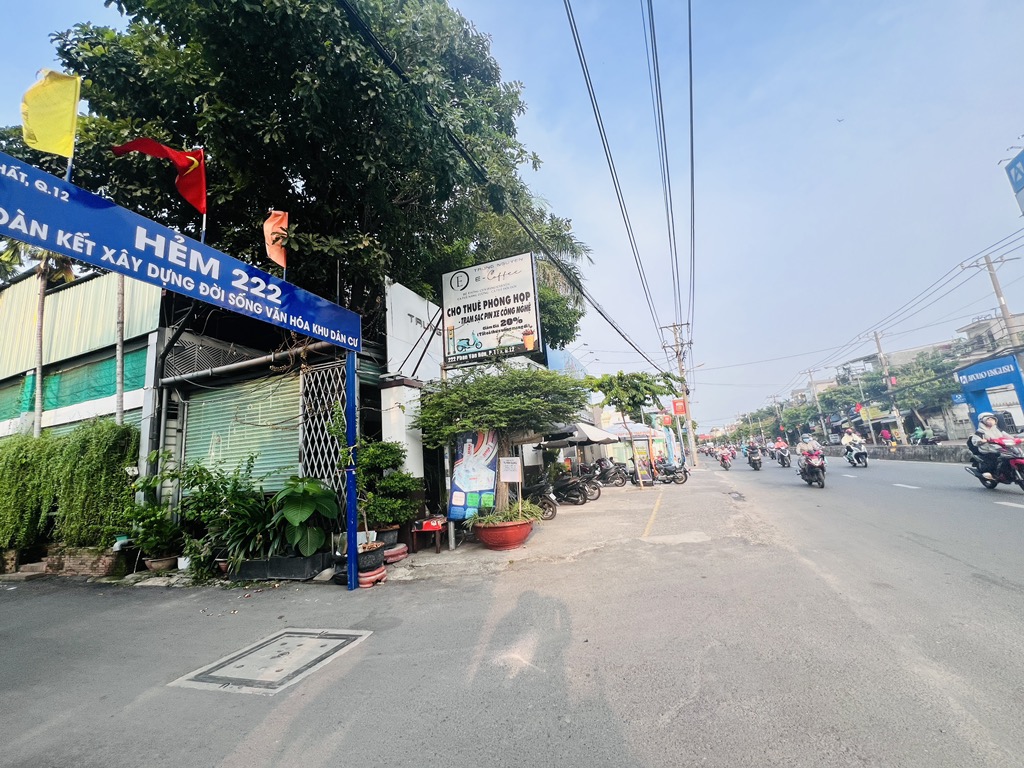 NHÀ LÔ GÓC 2 CĂN – PHAN VĂN HỚN, Q12 – HẺM XE HƠI – VỪA Ở VỪA CHO THUÊ – CHỈ 5.6 TỶ‼️
