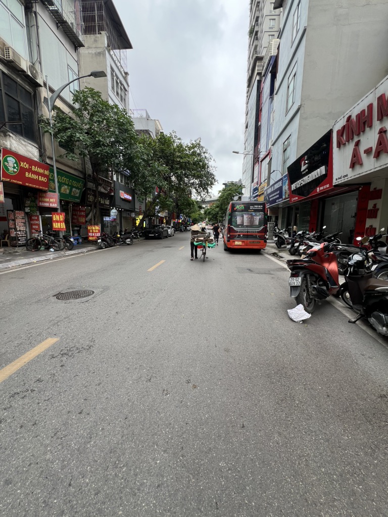 MẶT PHỐ PHỐ VỌNG -2 MẶT THOÁNG - NGAY CỔNG TRƯỜNG ĐH KINH TẾ QUỐC DÂN – CHỈ 10 TỶ