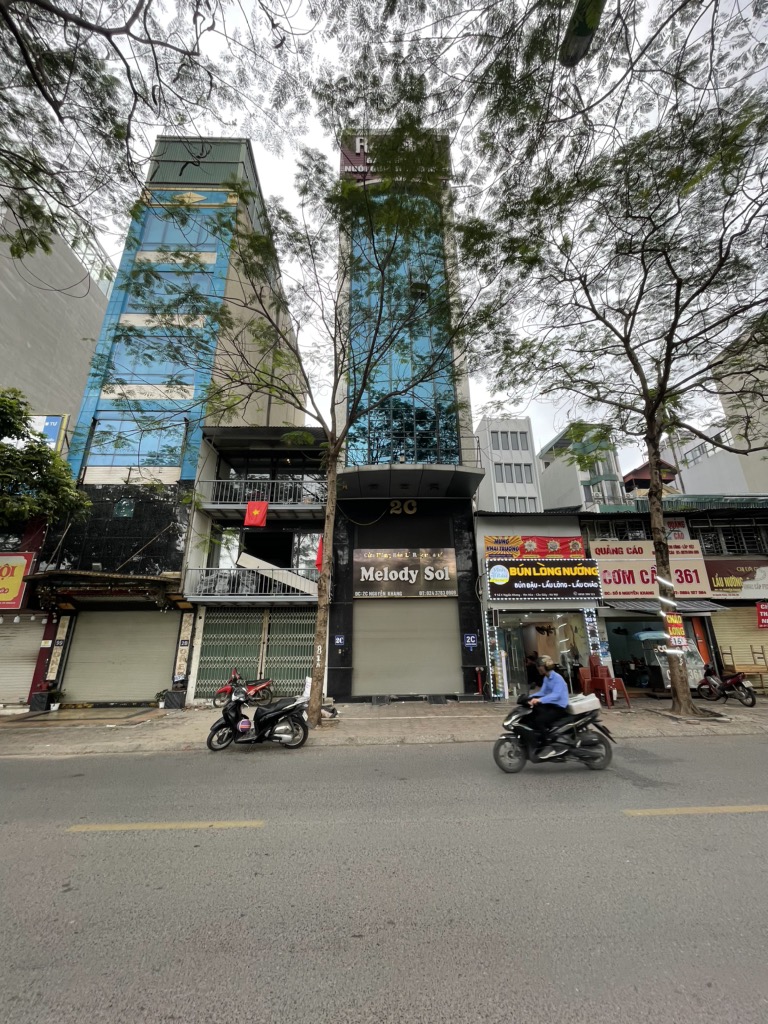 BÁN NHÀ MẶT PHỐ NGUYỄN KHANG - CẦU GIẤY - VỈA HÈ 10M. KD SẦM UẤT - DT 82M2 - 7 TẦNG - SỔ ĐỎ