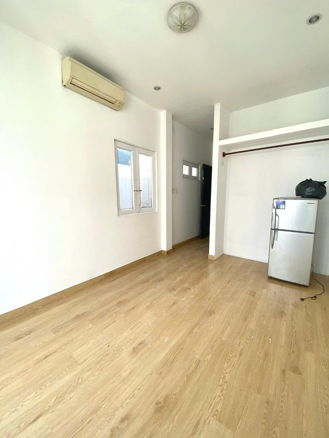 PHÒNG TRỌ GIÁ SINH VIÊN CHO THUÊ - FULL NỘI THẤT - QUẬN 3 - 20m2