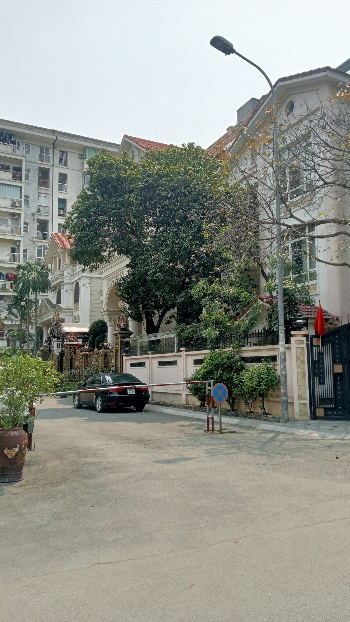 Bán biệt thự lô góc đẳng cấp Khu Đô Thị Mễ Trì Hạ Nam Từ Liêm. Khu đô thị Sudico Sông Đà 200m2 5 tầng thang máy xây dựng 160m2/ sàn vị trí đẹp Giá 79 tỷ.