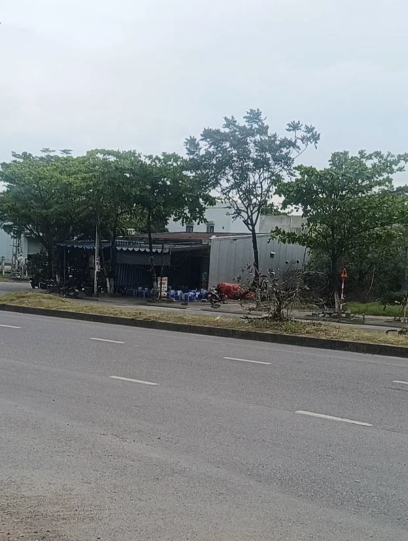 Lô góc đường Trương Định . DT:133m , ngang 7m5