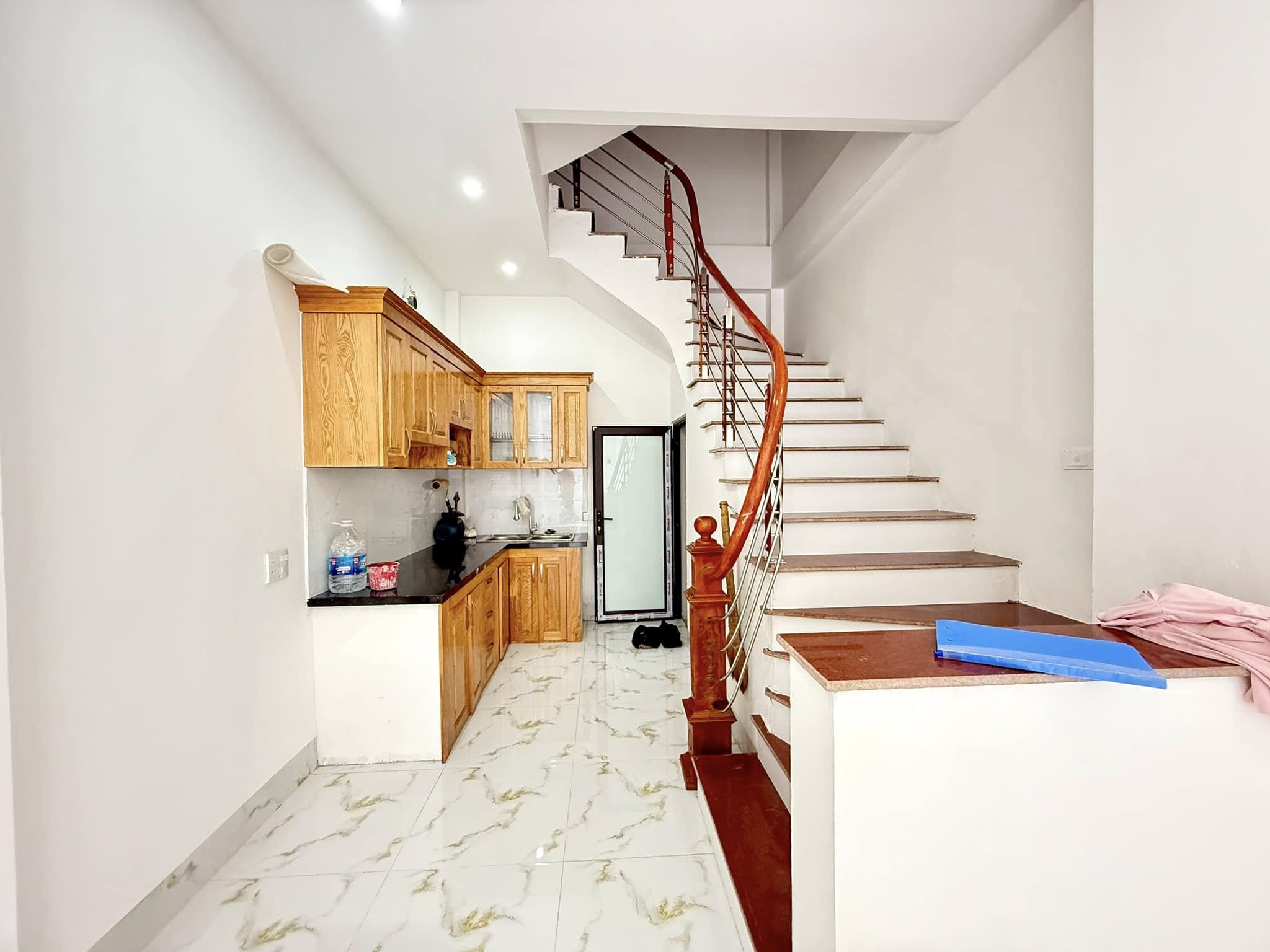 Bán nhà Phúc Lợi, DT 32m x 5 tầng, nhà mới về ở ngay, dân trí cao