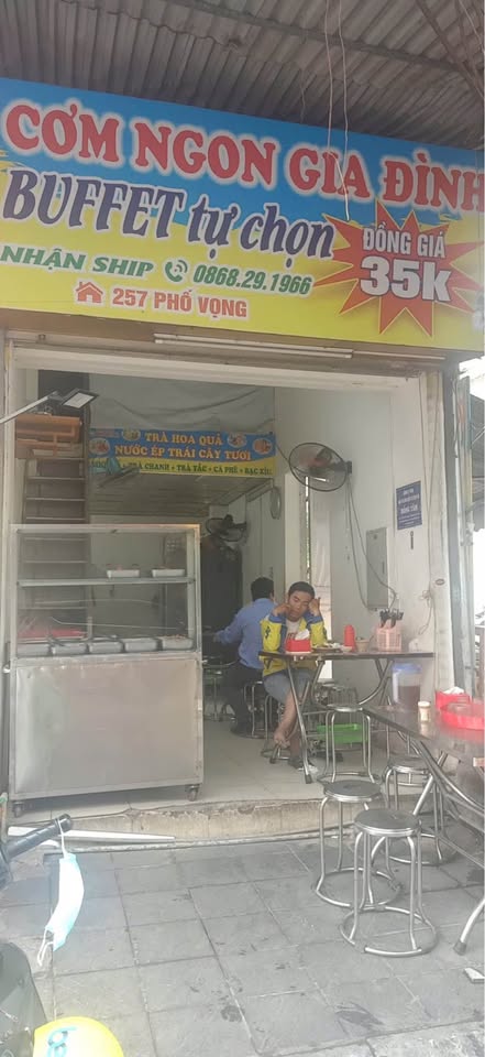 Sang nhượng quán cơm bình dân Future tại địa chỉ 257 phố Vọng , đồng tâm , Hbt , Hà Nội.