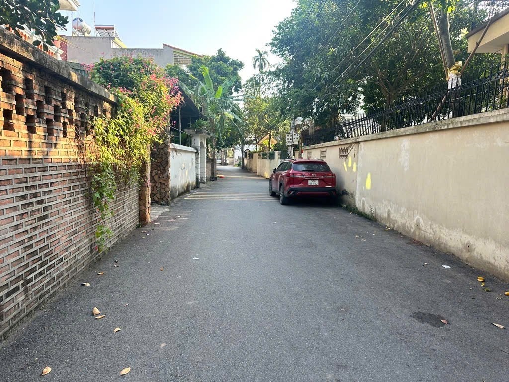 Bán đất Đông Dư, Gia Lâm. 35m2 * mt 4m * 3,2 tỷ. đường ô tô, nở hậu.