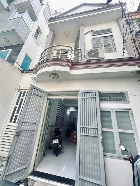 NHÀ HẺM 3M CHUẨN SÁT MẶT TIỀN - P11 GV SÁT NGAY KHU VIP CITYLAND.