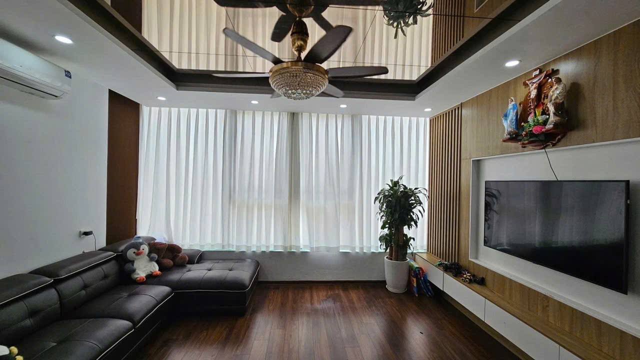 Lô Góc VIP Văn Phú Hà Đông ,40m2. 6 tầng Nhô 10 Tỉ
