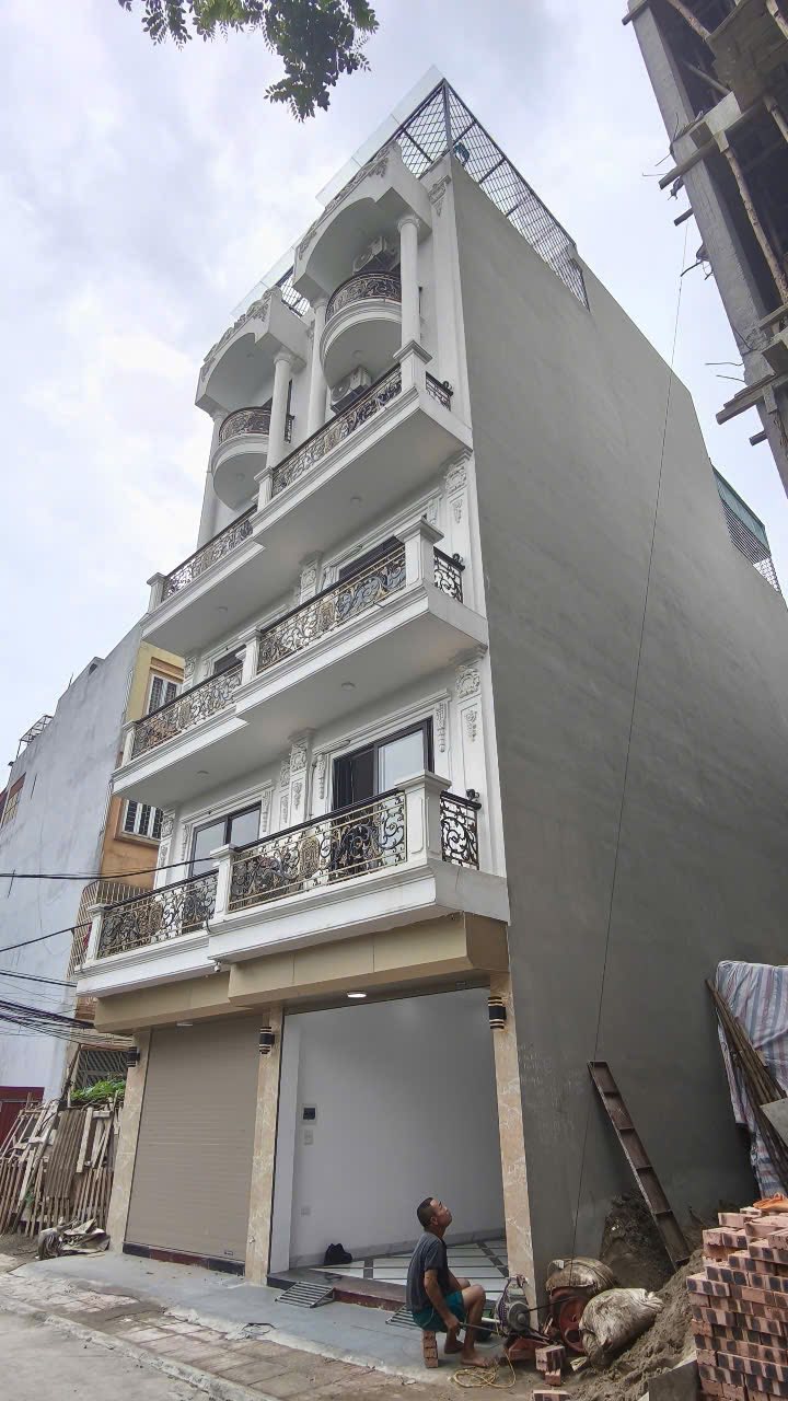 ĐỨC GIANG Ô TÔ VÀO, THANG MÁY NHẬP 40M2, 6T ,MT 3.55M,GIÁ 11.5 tỷ