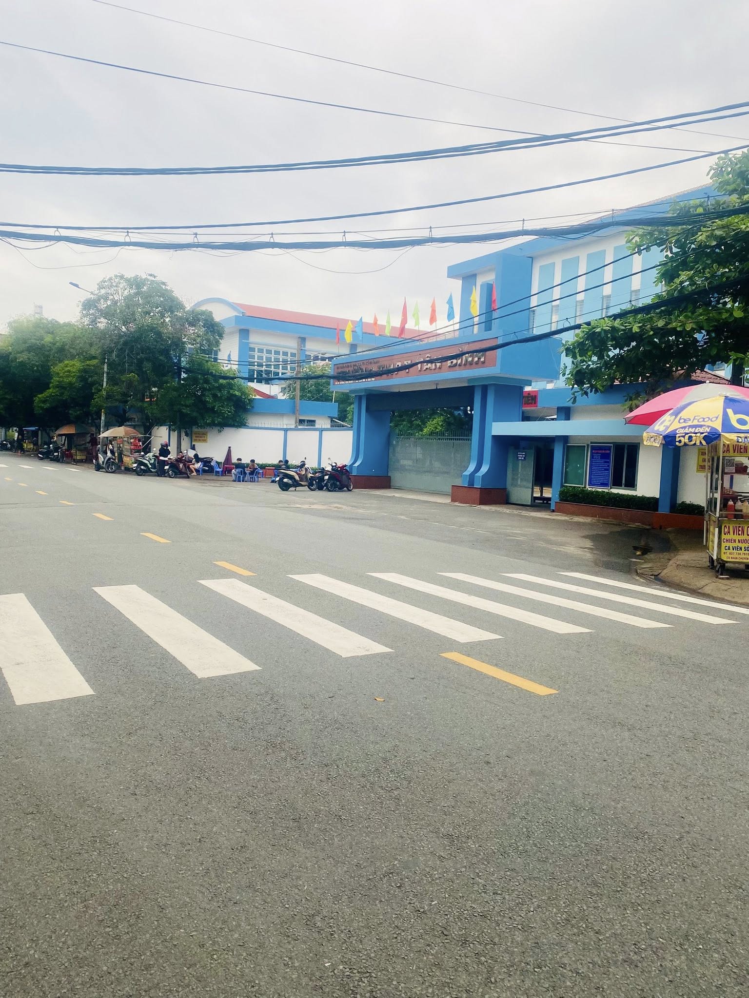 TÂN SƠN NHÌ - NHÀ HẺM ĐẸP 6M - SÁT MẶT TIỀN - 60M² - 6PN - 2 LẦU - CHỈ 7.X TỶ