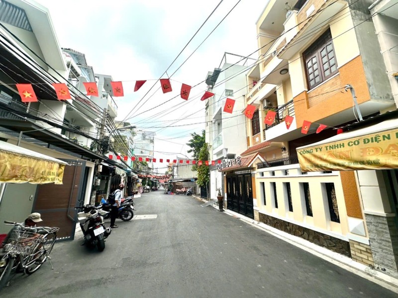C174 NHÀ MẶT TIỀN KINH DOANH – P. PHÚ THUẬN, QUẬN 7 – VIEW SÔNG SÀI GÒN