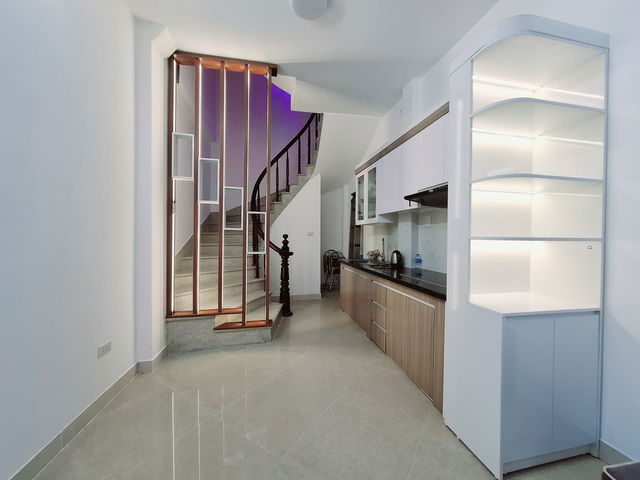 Bán nhà Phú Thượng, Tây Hồ, D/T 35m2, 5 tầng đẹp, 2 thoáng, gần ô tô, ở tốt, K/D. Lotte Tây Hồ