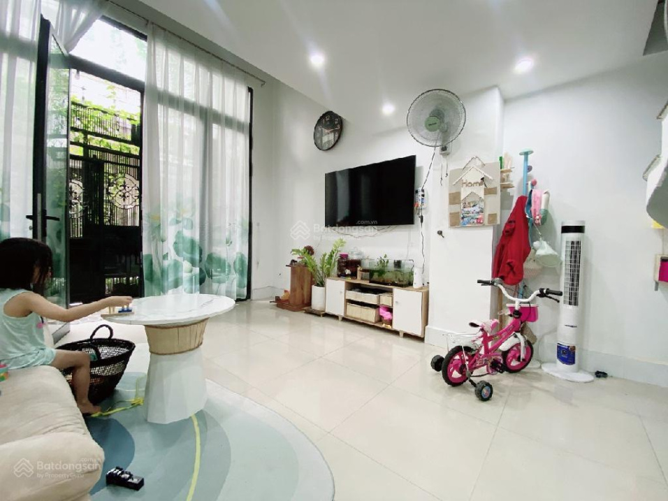 Bán nhà mới Q.10, gần Vạn Hạnh Mall, 8.x tỷ!