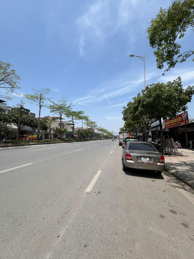 BÁN ĐẤT TẶNG NHÀ MẶT PHỐ KINH DOANH Ngô Gia Tự-Long Biên 54m2, mặt tiền 4.2m, 15.5 tỷ.