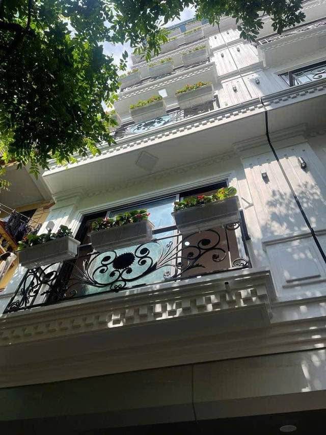 NHÀ TRUNG TÂM CẦU GIẤY – 45M2 X 6 TẦNG – GARA - GIÁ CHỈ HƠN 15 TỶ.