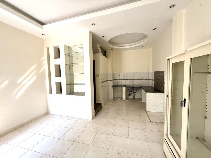 HẺM XE TẢI ĐỖ TRƯỚC NHÀ 6M XÔ VIẾT NGHỆ TĨNH GIÁP Q1 VÀI BƯỚC CHÂN 33M (5 X 6,5) ĐẦU TƯ BAO LỜI - GIÁ TỐT NHẤT KV - CHỈ