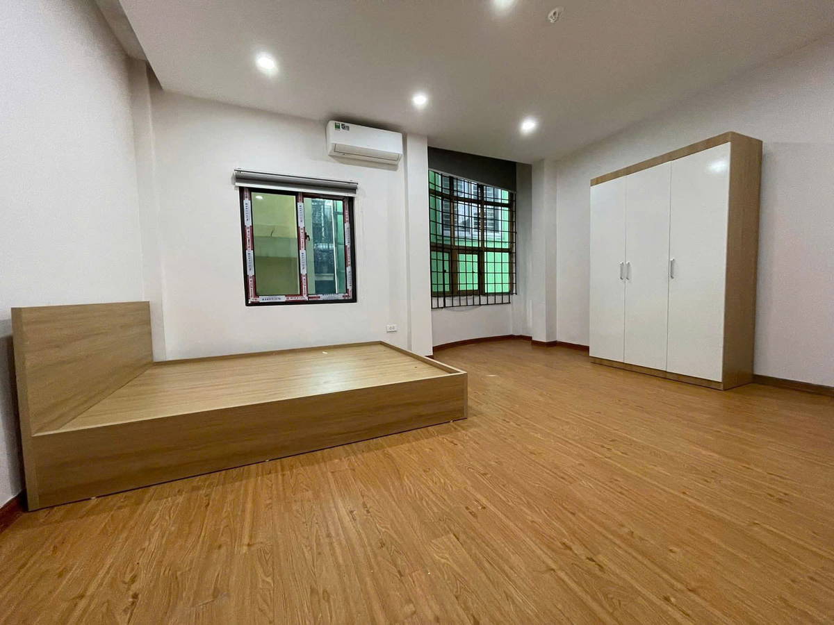 Bán Nhà Quan Nhân Thanh Xuân. 6 Tầng Thang Máy. DT 63m2. MT 4,9m. Giá 14,5 Tỷ.