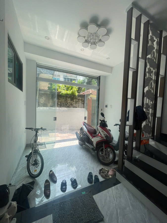 THANH BÌNH – NHÀ MỚI LÔ GÓC 3 MẶT THOÁNG – FULL NỘI THẤT – TRUNG TÂM MỖ LAO