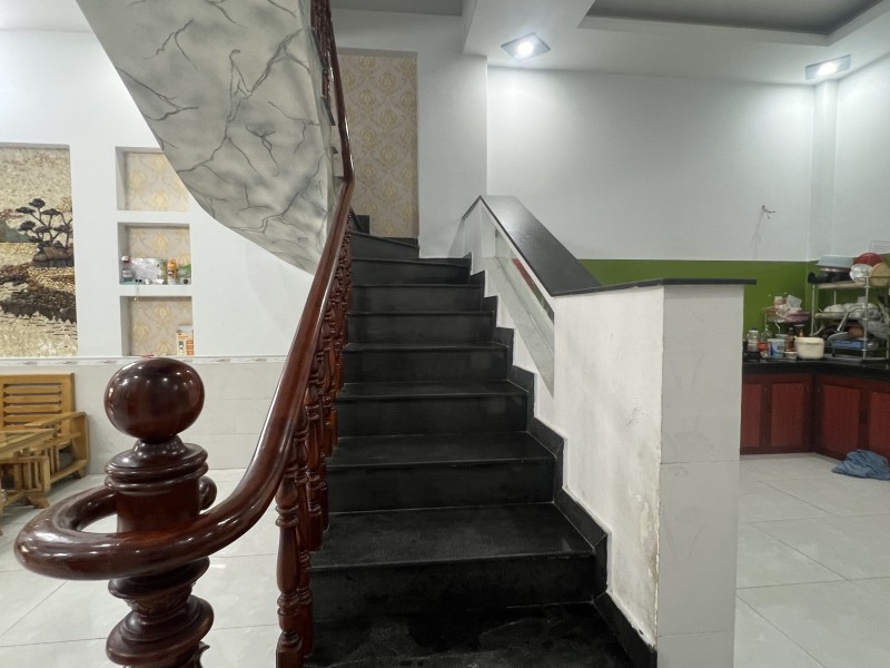 Bán nhà 100m2 1 Trệt 1 Lầu Dĩ An,đường nhựa 2 xe hơi,gần ĐHQG TPHCM