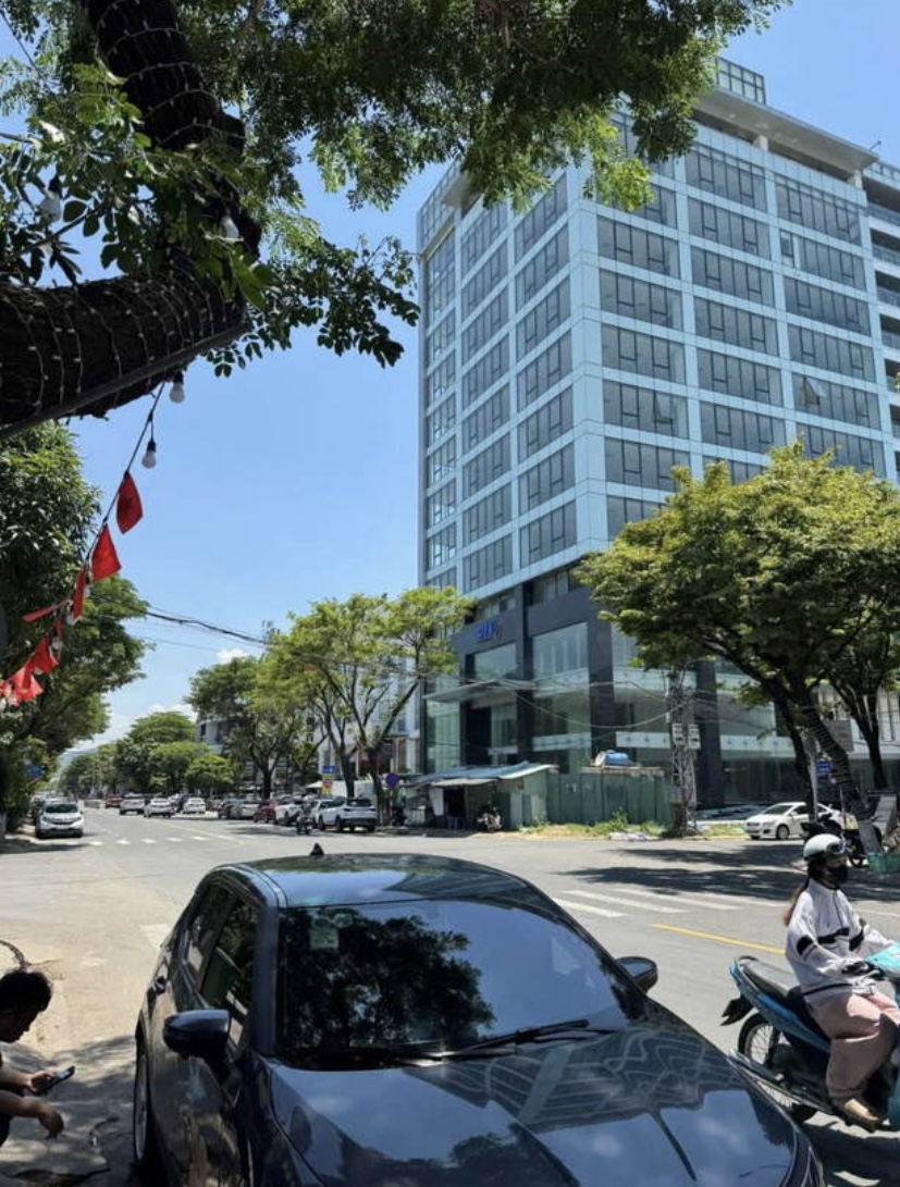 Lô đất mặt tiền đường Lý Thái Tông . DT:112,5m , ngang 4m5