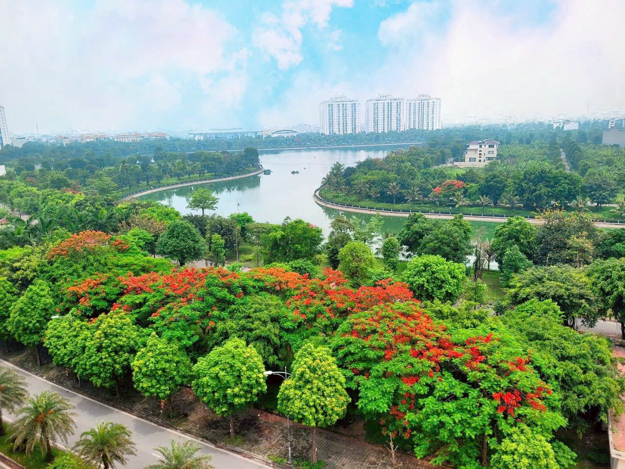 Cần tiền vào Chứng bán nhanh căn Btlk Mặt đường 46m khu B1.1 Thanh Hà cienco5. Dt 100m2 2 thoáng kinh doanh với đối, nhận nhà ở luôn