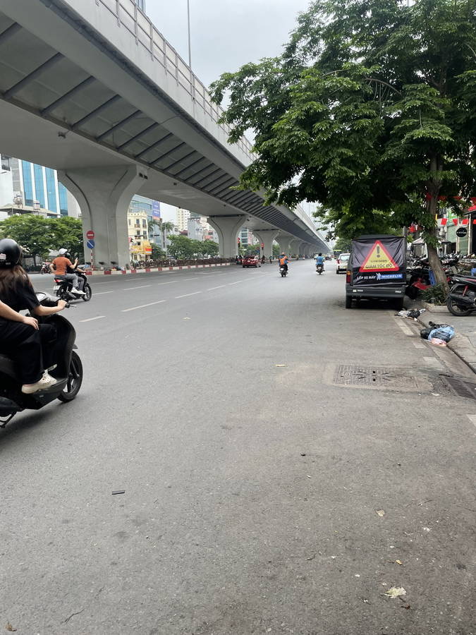 Bán nhà đường Đại La. 35m 5 tầng giá chỉ 7,2 tỷ. Nhà đẹp gần phố.