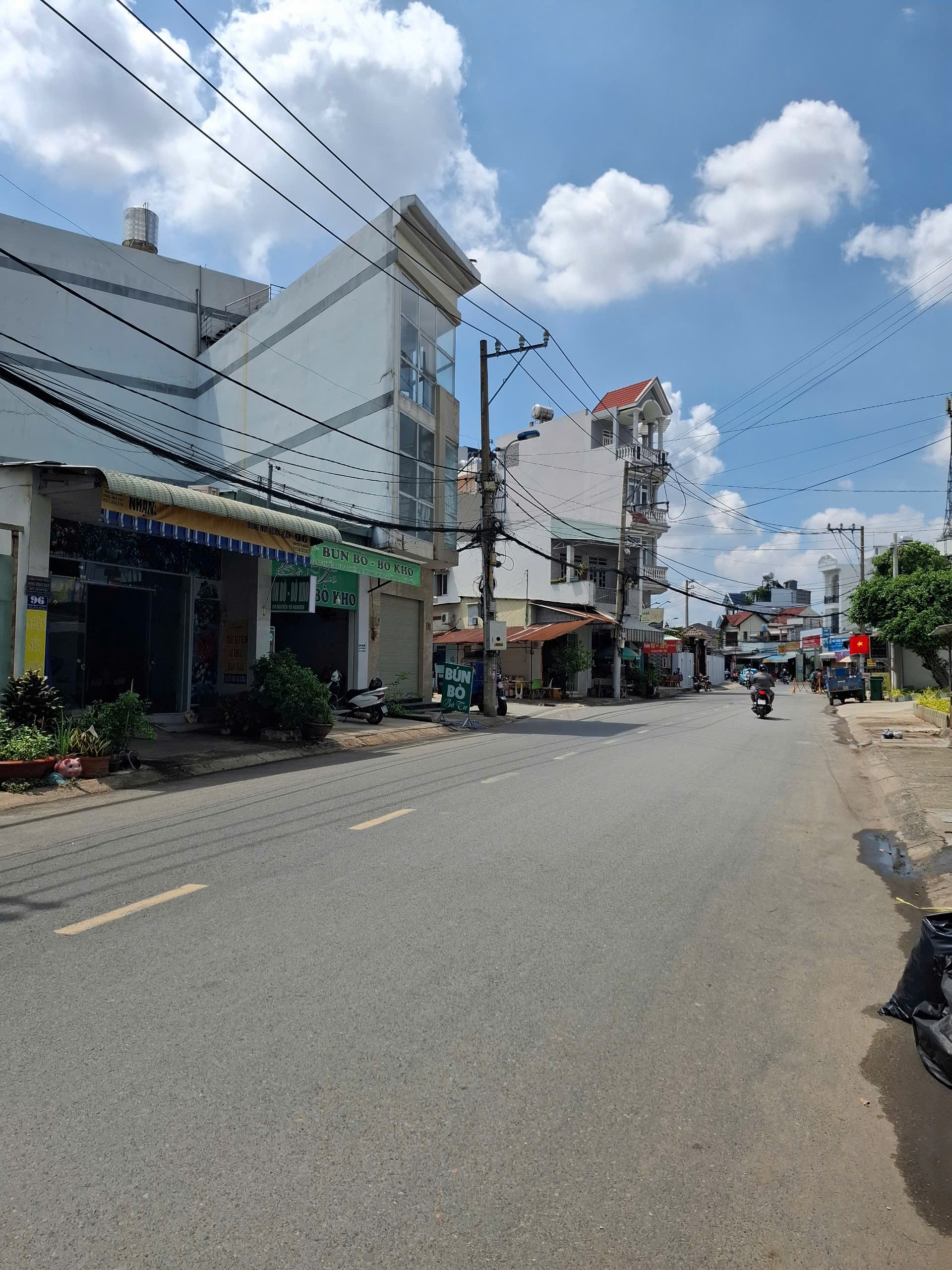 Bán nhà mặt tiền Nguyễn Tư Nghiêm Quận 2 giá 12 tỷ
