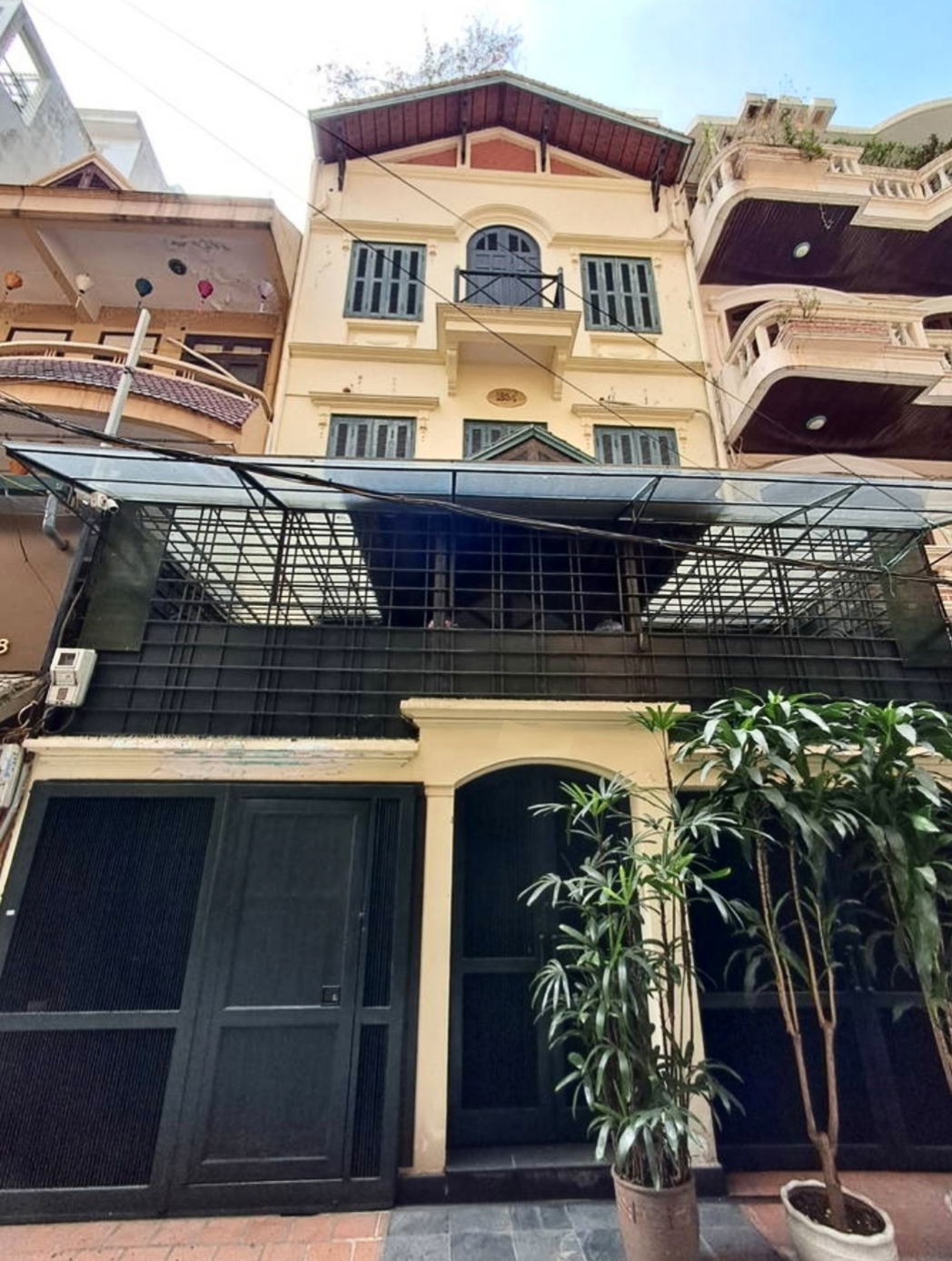 VỊ TRÍ ĐỈNH CỰC HIẾM QUẬN BA ĐÌNH DT 85M2 x 4 TẦNG,MT 6.65M GIÁ 42.5 TỶ - Ô TÔ TRÁNH - KINH DOANH
