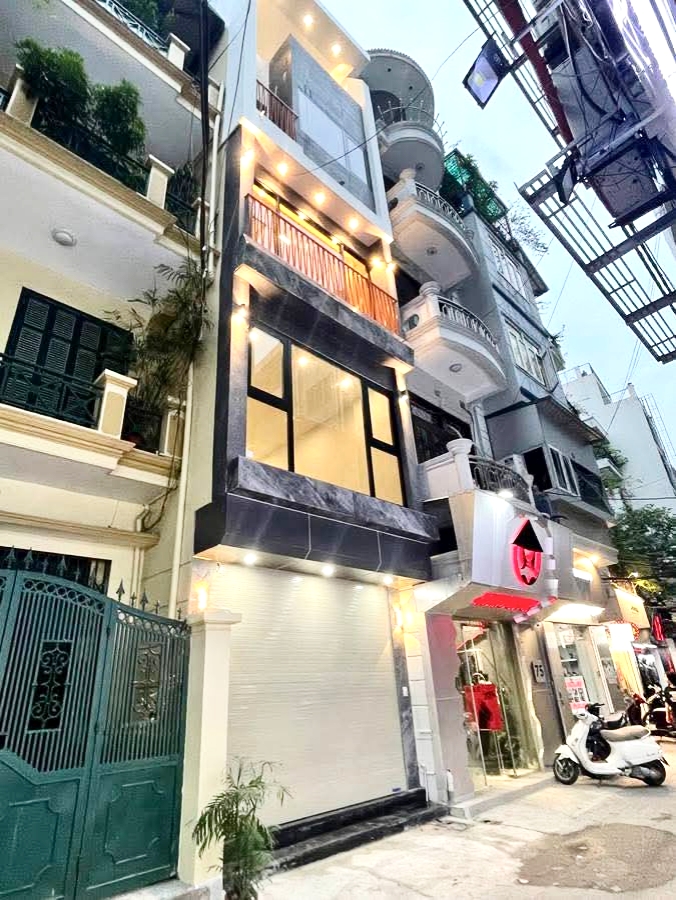 NHÀ MẶT PHỐ ĐÔNG CÁC - ĐỐNG ĐA DT 61M2, MẶT TIỀN 4M GIÁ 29.9 TỶ