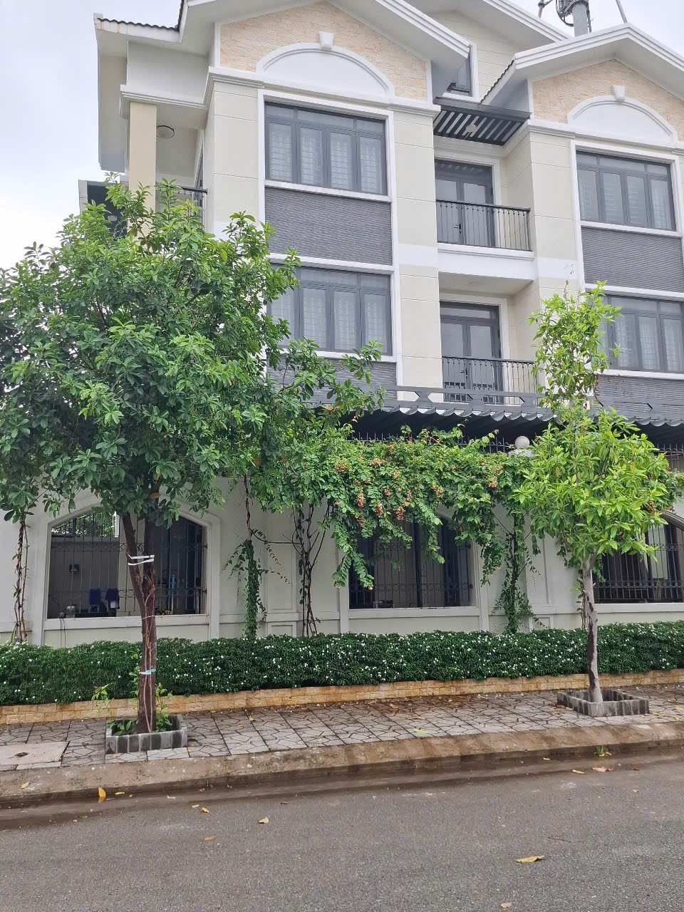 Bán biệt thư 2 mặt tiền Ven Sông Sài Gòn p. 13 Bình Thạnh giá 34 tỷ