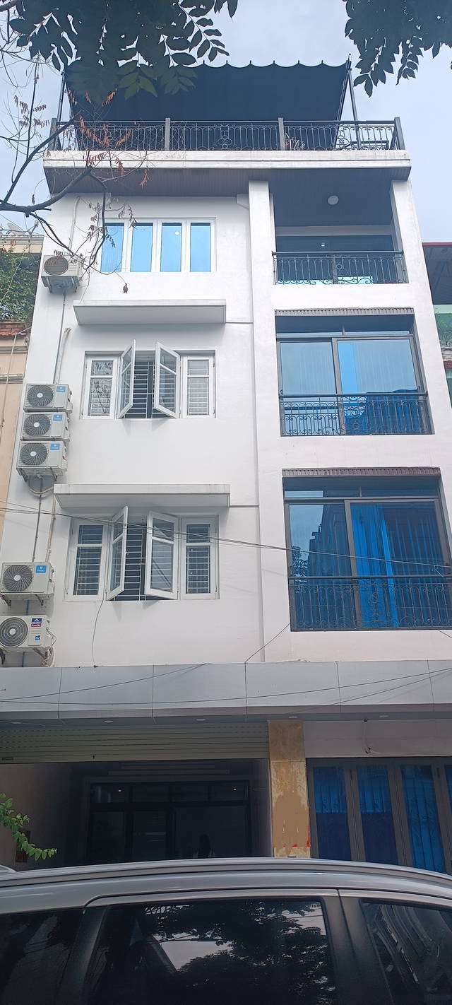 Bán nhà Vĩnh Phúc Ba Đình, 103m-5tầng-TM-MT-7.3m-34tỷ, Phân Lô - Ô Tô tránh Vỉa hè rộng - kinh doanh đỉnh. Liên hệ - 0978900664.