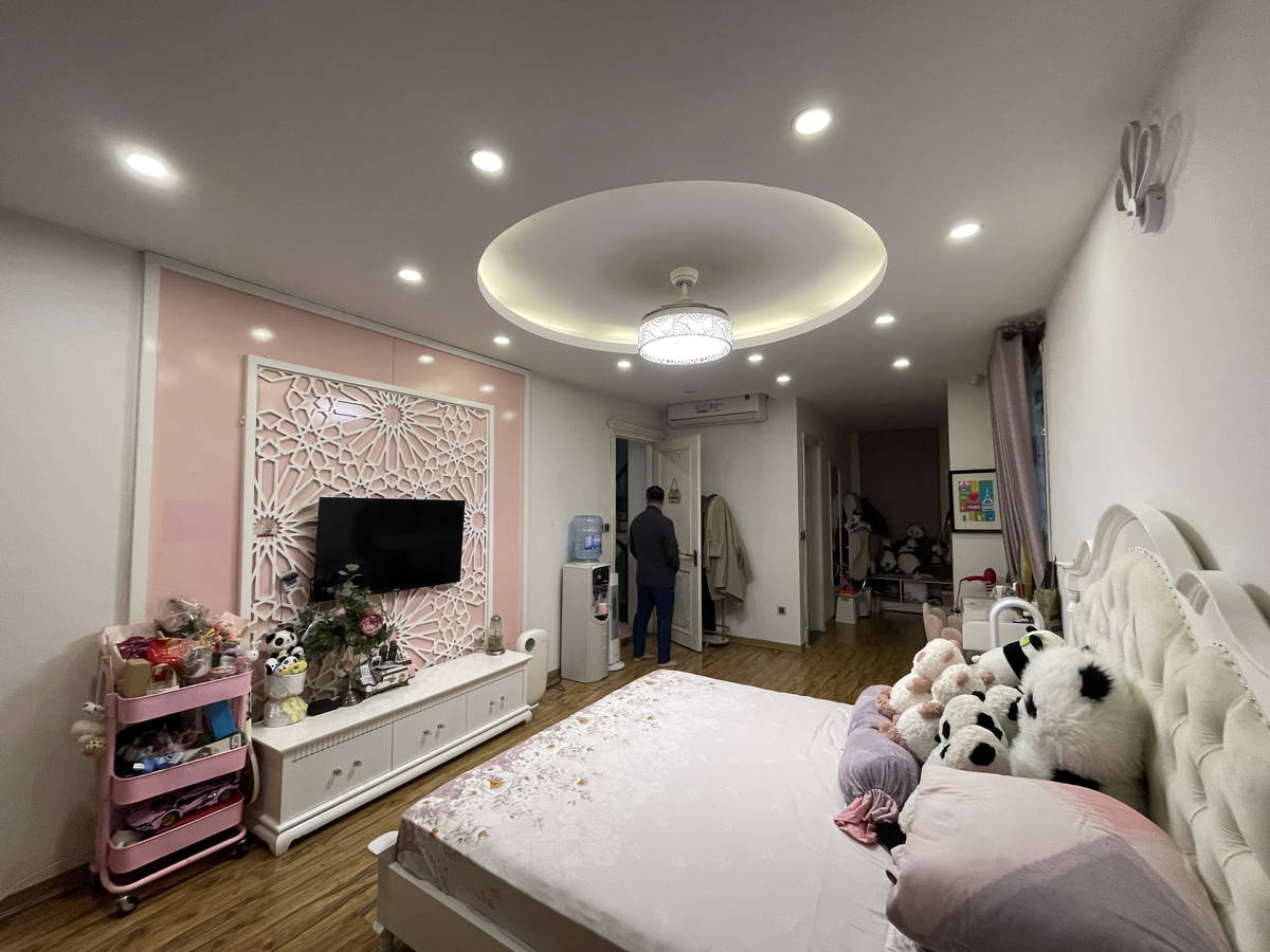Bán nhà phố Lý Nam Đế, Hoàn Kiếm 70m2, 7T thang máy cực đẹp, mặt tiền 6.6m lô góc 3 thoáng