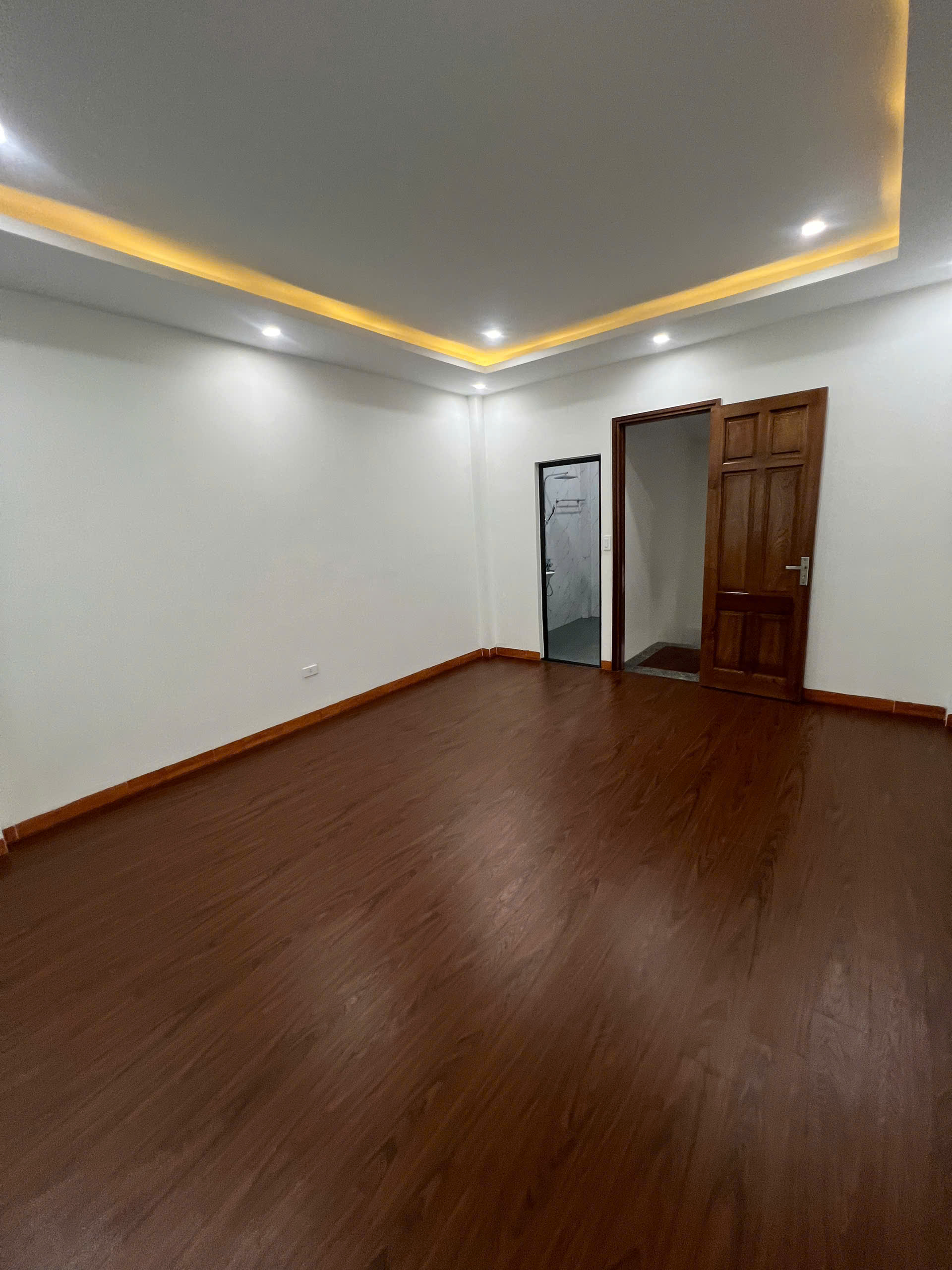 Bán nhà đẹp ở ngay GẦN Ô TÔ, gần hồ Mậu Lương Hà Đông, 5 tầng – 5 tỷ 98