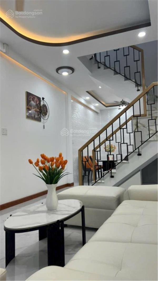 Bán nhà Ngô Gia Tự, Q.10, thiết kế hiện đại, 8.x tỷ!