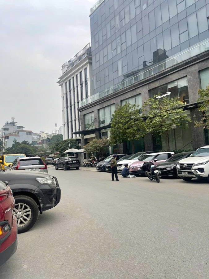 SIÊU PHẨM MỚI KÍNH COONG GIỮA LÒNG BA ĐÌNH –Giang Văn Minh- NGÕ THÔNG – 2 Ô TÔ TRÁNH – THANG MÁY XỊN – CHỈ 10.8 TỶ