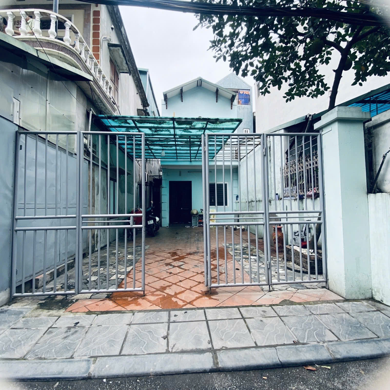 Bán Đất tặng nhà 2 tầng Ngọc Thuỵ- Oto Vỉa Hè- Hàng xómKhai Sơn - 103m2-16,5 tỷ( Thương lượng)