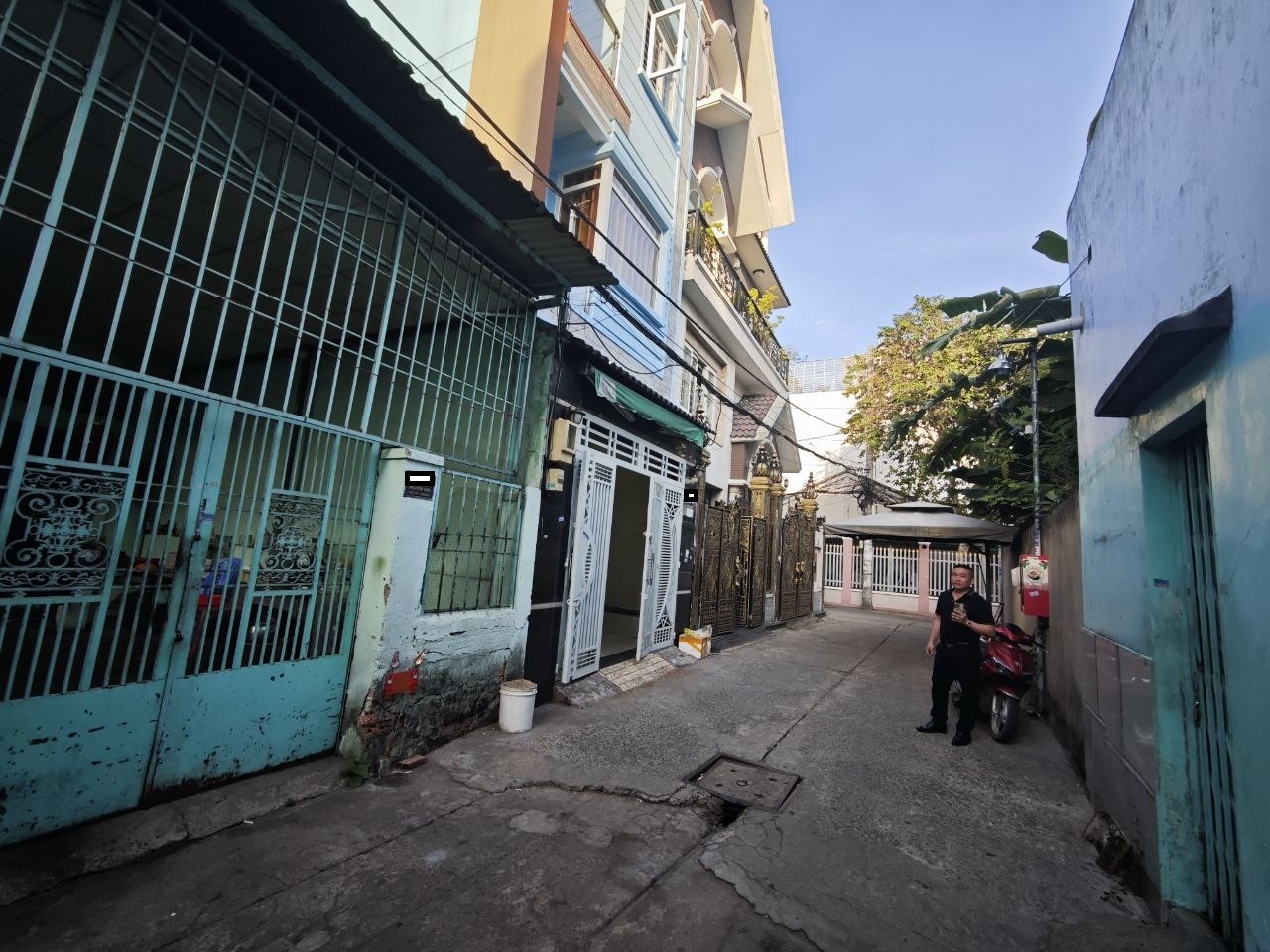 Bán nhà 75m2 - Hẻm thông xe hơi Đường Nguyễn Sơn, Quận Tân Phú