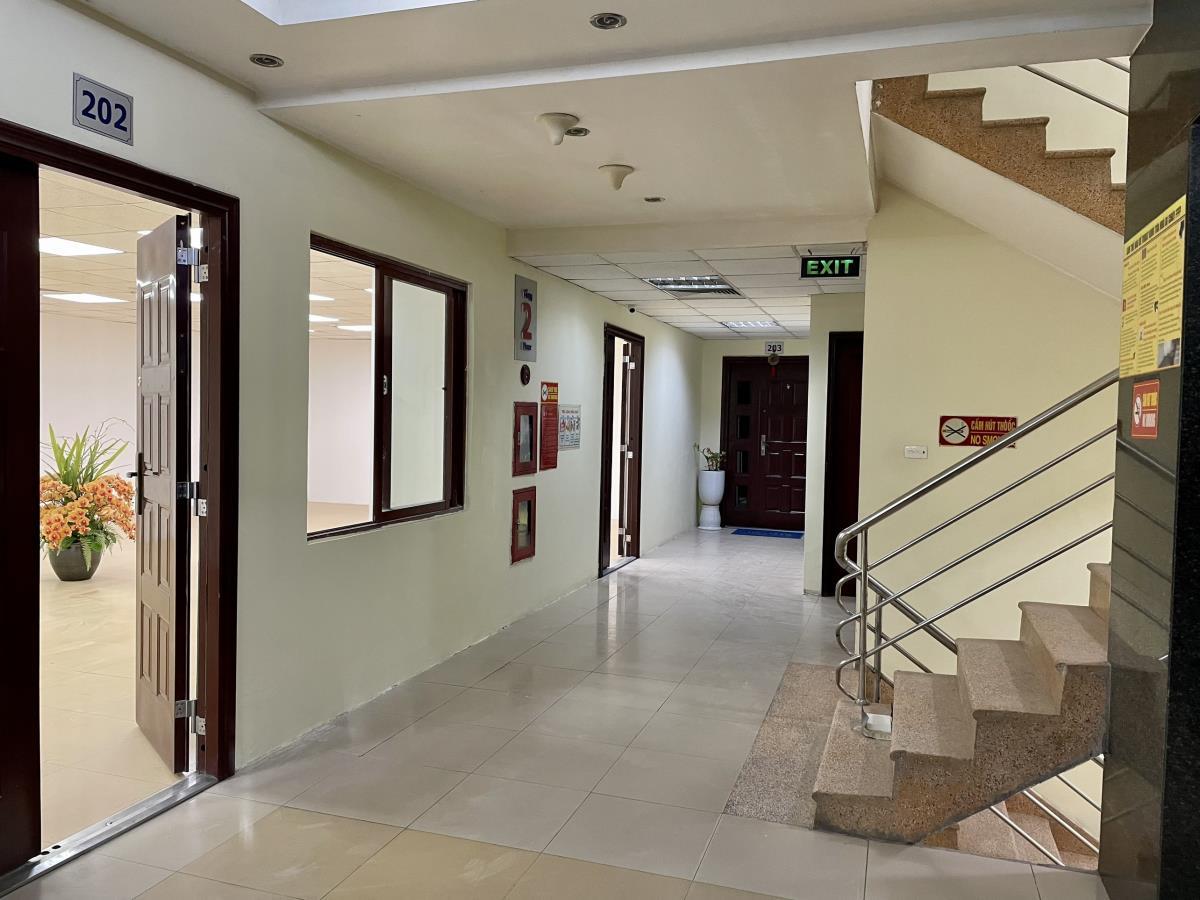 40 và 43m2 văn phòng cho thuê tại số 18 ngõ 11 thái hà. lh chủ nhà