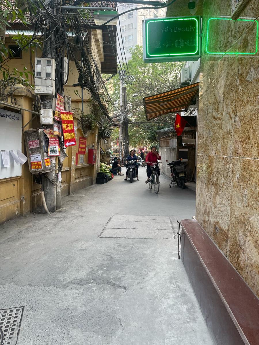 BÁN GẤP 4 TẦNG TRUNG KÍNH, VỊ TRÍ ĐẸP KINH DOANH CỰC TỐT, 45M2 MT 3.5M 9 TỶ