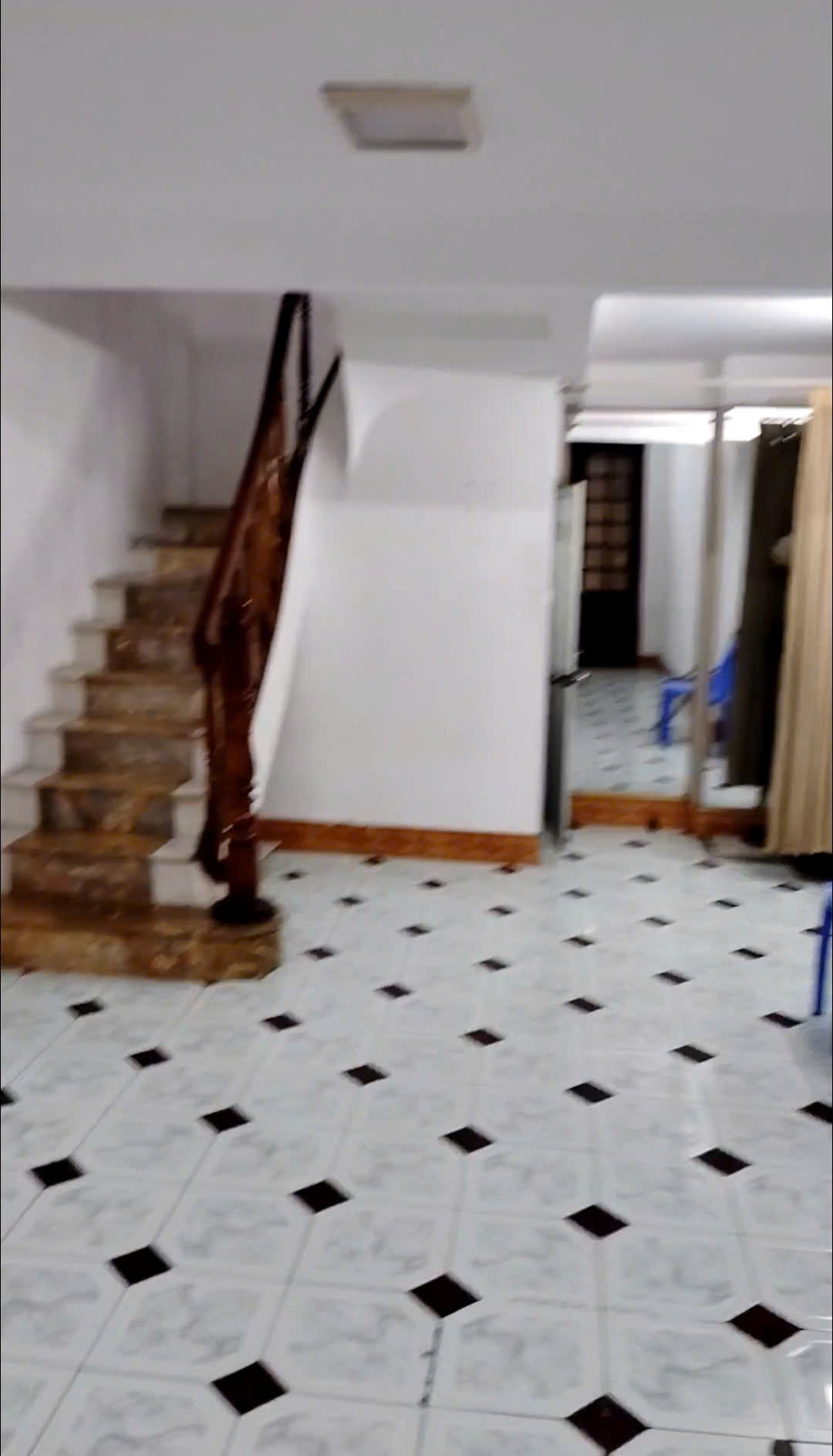 Cho thuê nhà ngõ 102 Trường Chinh, 4.5 tầng x 35m2, 12 Triệu làm kho, KD online, văn phòng