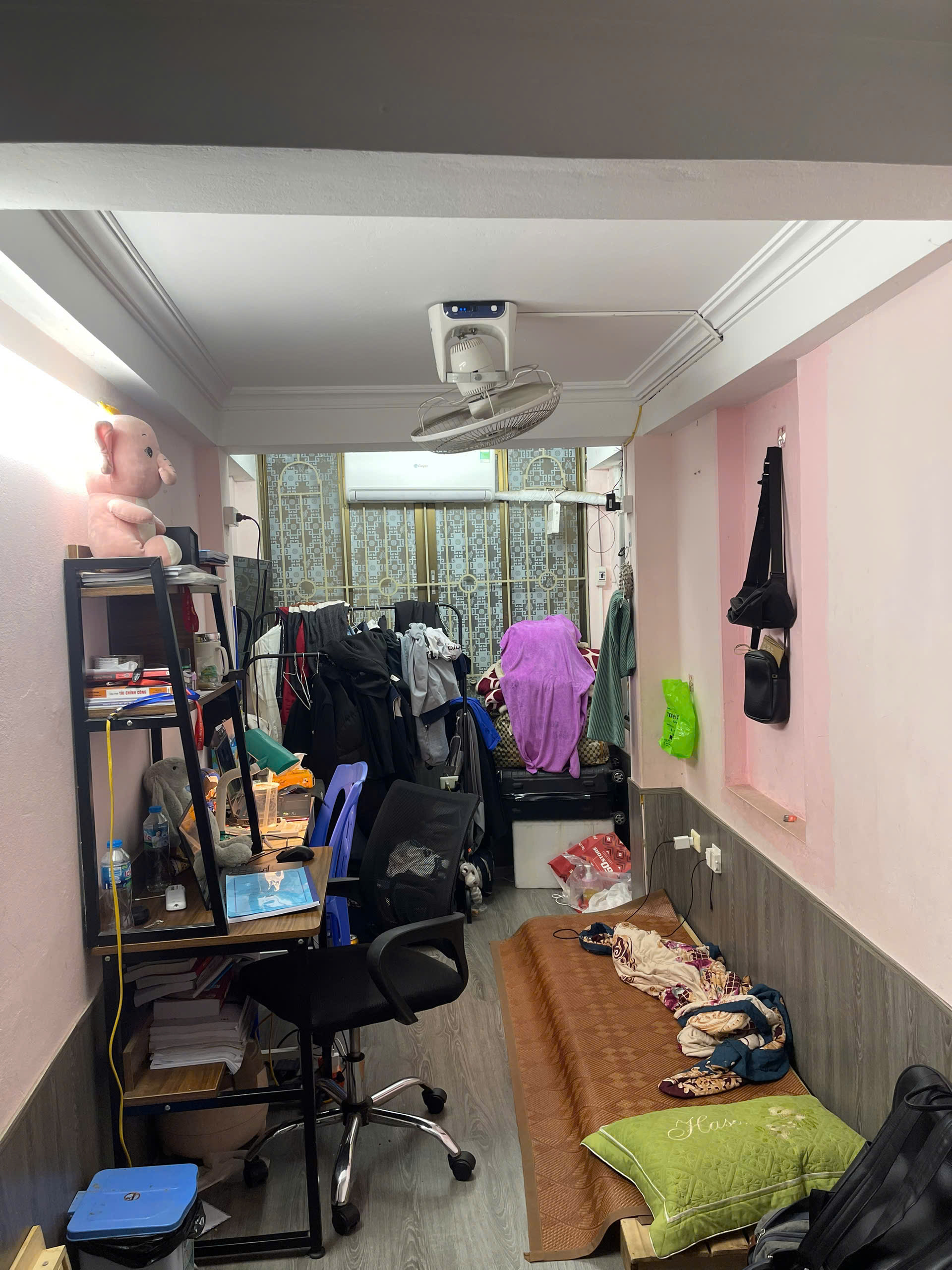 Cho thuê nhà ngõ Hàng Cháo, 5 tầng, 2 ngủ, 1 P làm việc, 6.5 Triệu VP, C.ty, ở gđ, nhóm ít người